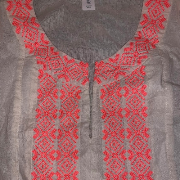 NWOT Old Navy Embroidered Sleeveless Top - Picture 2 of 3